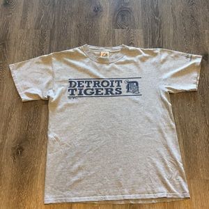 Men’s size L Detroit Tigers T-shirt.